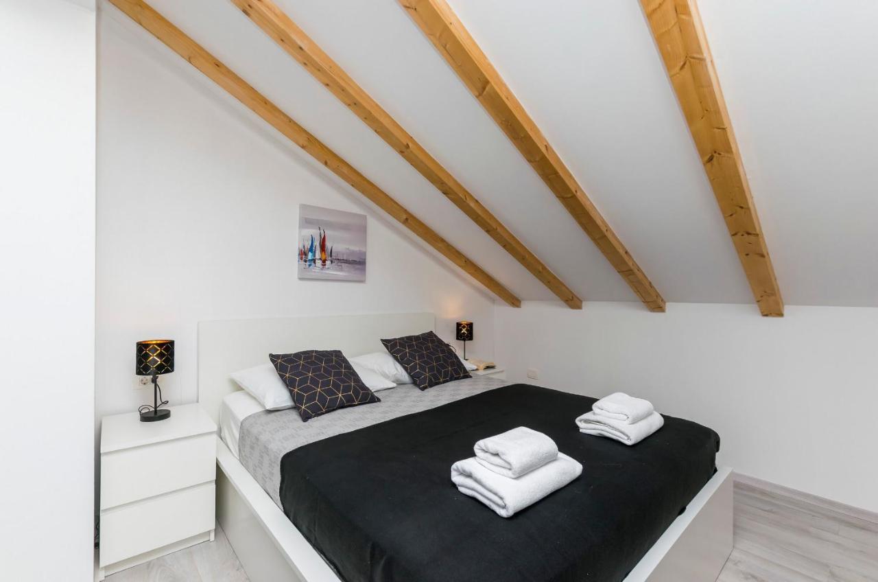 Apartments And Rooms Adriatic Suites Sibenik Ngoại thất bức ảnh