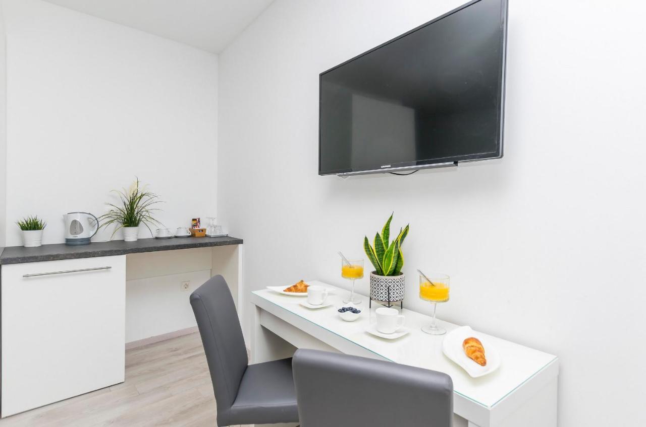 Apartments And Rooms Adriatic Suites Sibenik Ngoại thất bức ảnh