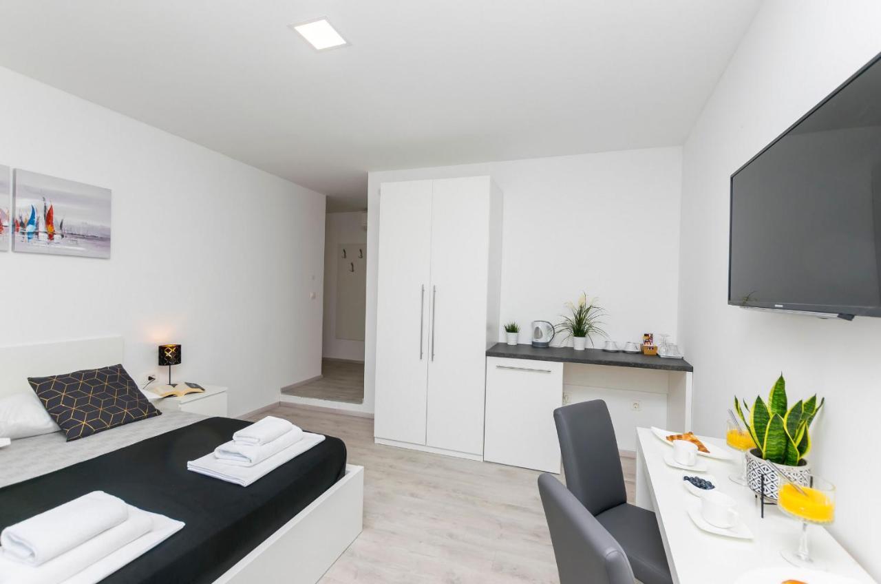 Apartments And Rooms Adriatic Suites Sibenik Ngoại thất bức ảnh