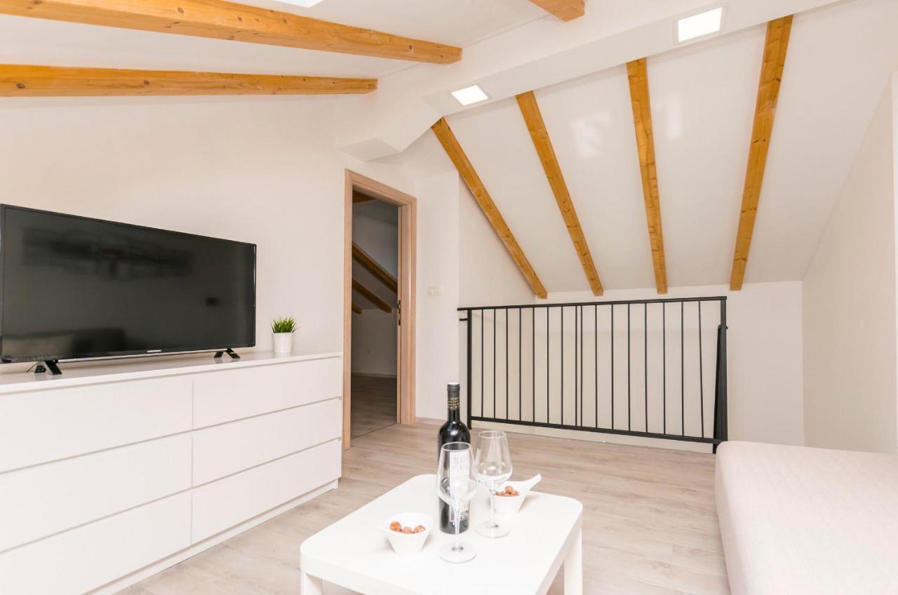 Apartments And Rooms Adriatic Suites Sibenik Ngoại thất bức ảnh