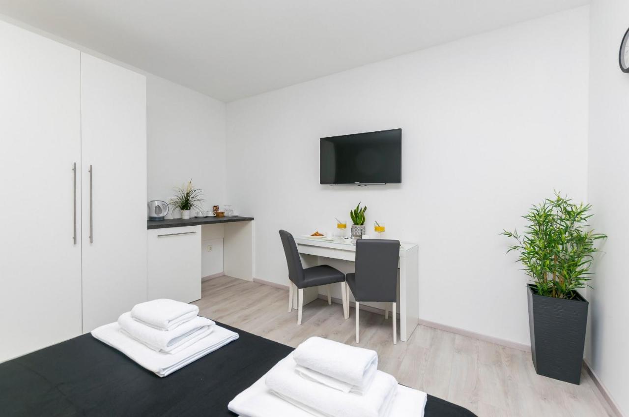 Apartments And Rooms Adriatic Suites Sibenik Ngoại thất bức ảnh