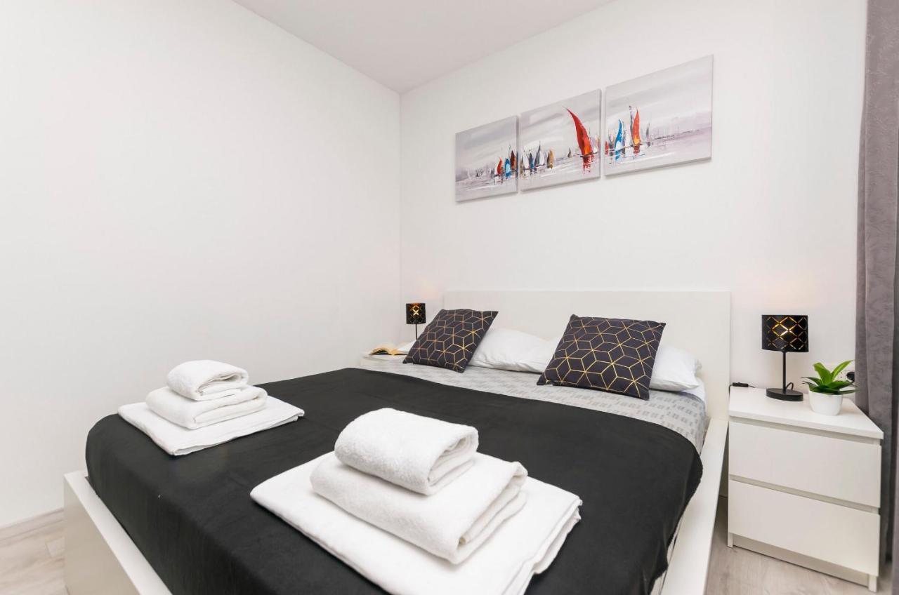 Apartments And Rooms Adriatic Suites Sibenik Ngoại thất bức ảnh