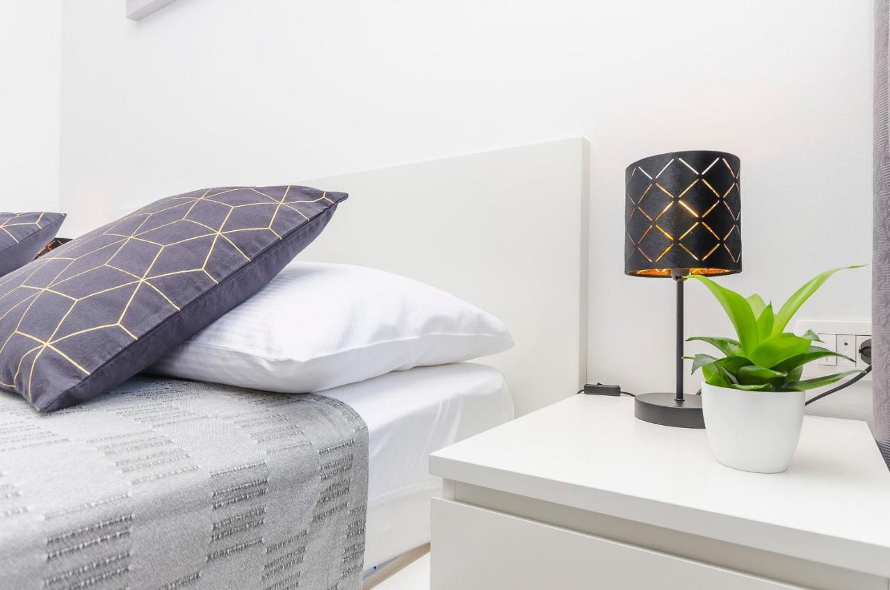 Apartments And Rooms Adriatic Suites Sibenik Ngoại thất bức ảnh
