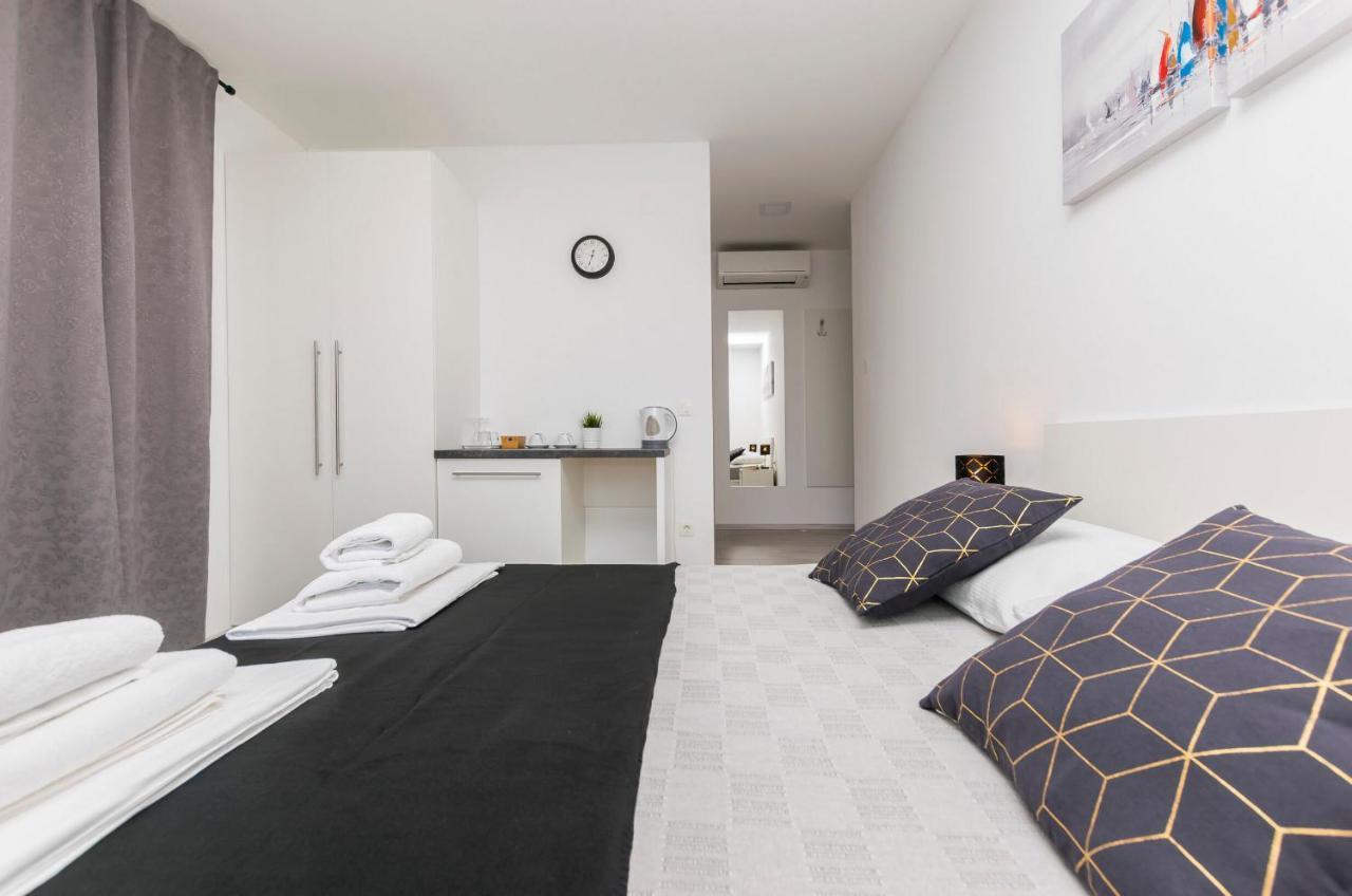 Apartments And Rooms Adriatic Suites Sibenik Ngoại thất bức ảnh