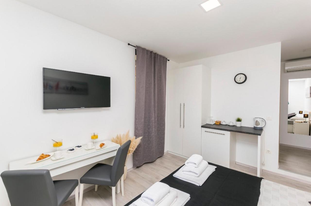 Apartments And Rooms Adriatic Suites Sibenik Ngoại thất bức ảnh