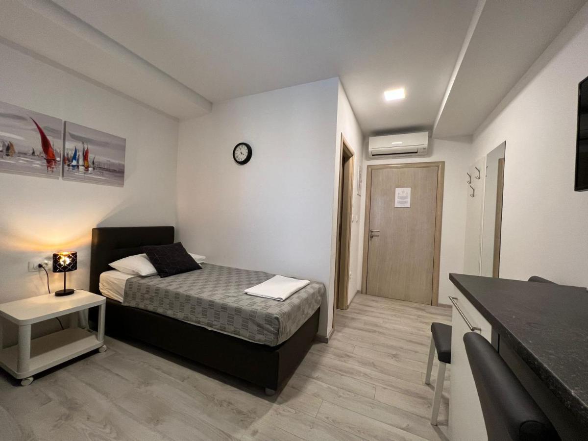Apartments And Rooms Adriatic Suites Sibenik Ngoại thất bức ảnh